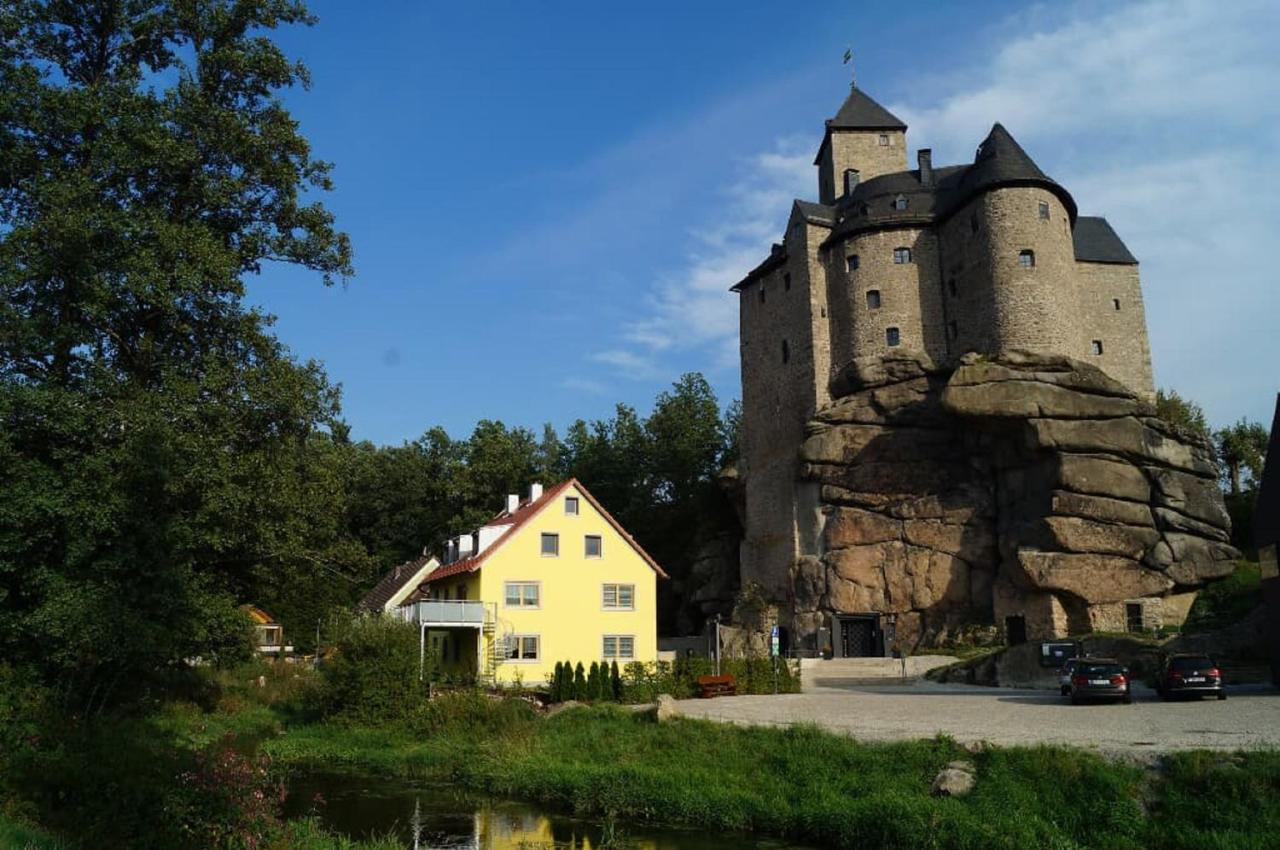 Ferienwohnung Und Sommerhaus Unter Der Burg Falkenberg  Luaran gambar