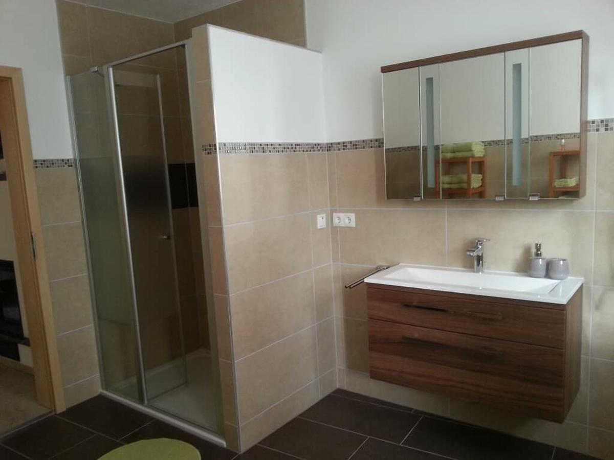 Ferienwohnung Und Sommerhaus Unter Der Burg Falkenberg  Luaran gambar