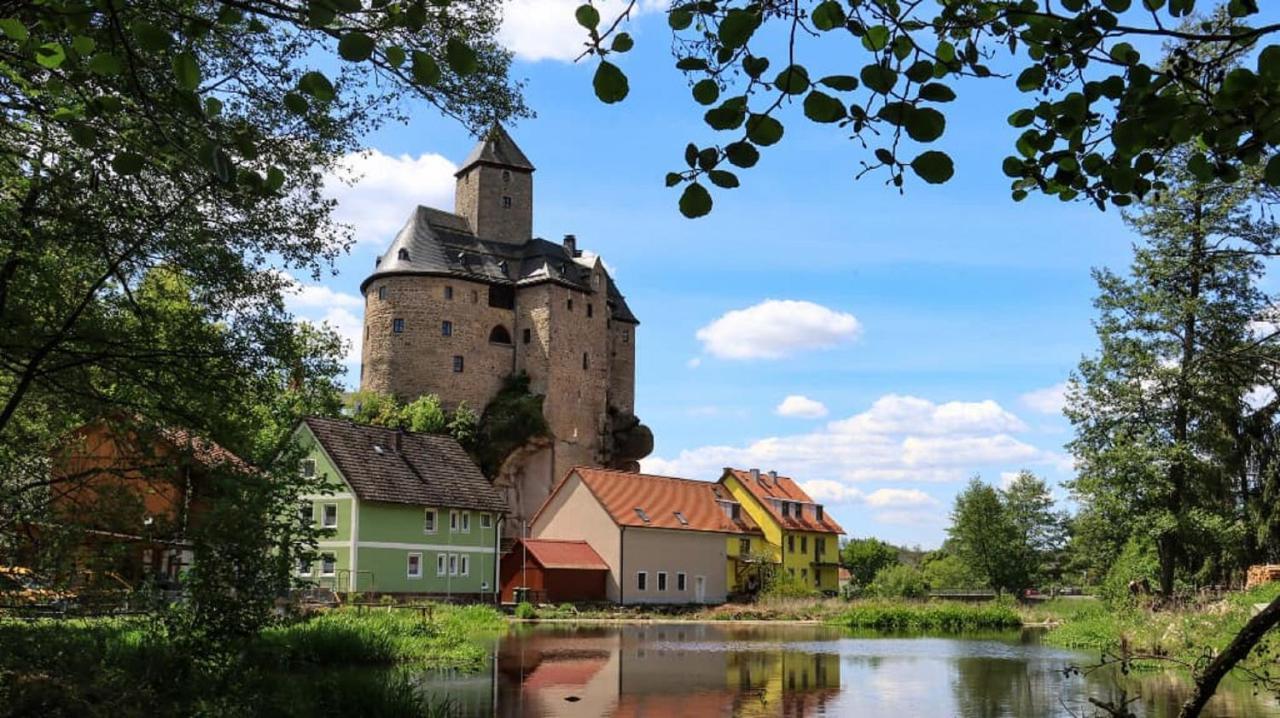 Ferienwohnung Und Sommerhaus Unter Der Burg Falkenberg  Luaran gambar