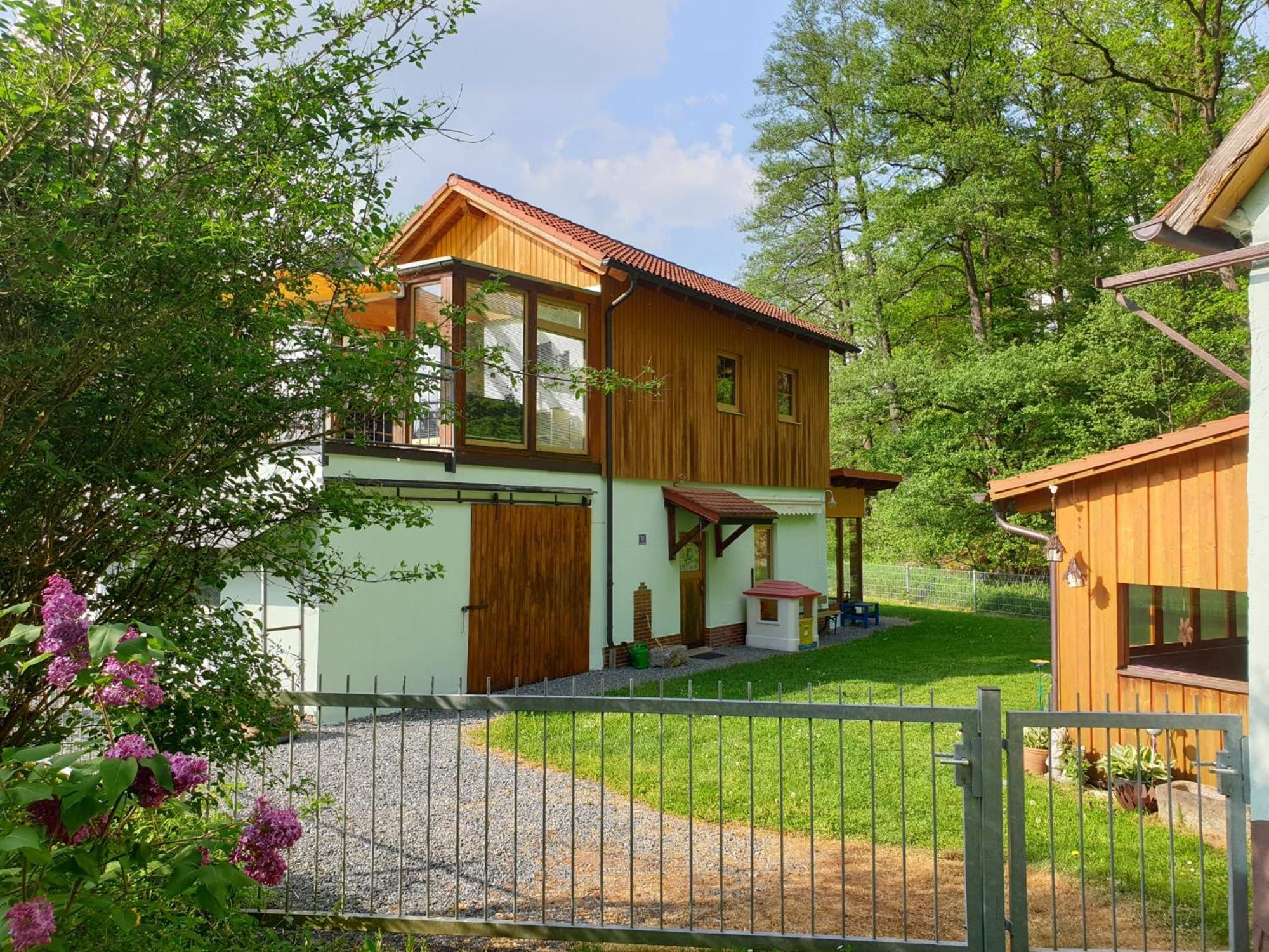 Ferienwohnung Und Sommerhaus Unter Der Burg Falkenberg  Luaran gambar